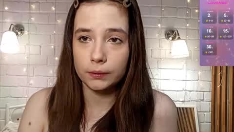 Snapshot of honeey_beee chatting on 12.14.25 May online show from 12.14.25