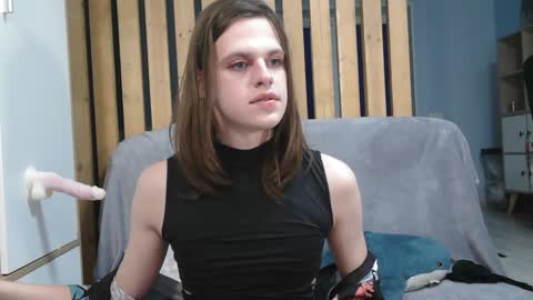 Honelints boyblonde hair AsterMIntfemboybrown hair online show from 01.09.25