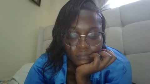 Snapshot of honevey chatting on 03.31.26 Honevey online show from 03.31.26