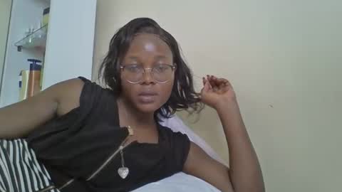 Snapshot of honevey chatting on 04.11.26 Honevey online show from 04.11.26