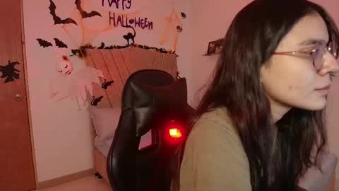   online show from 10.10.25