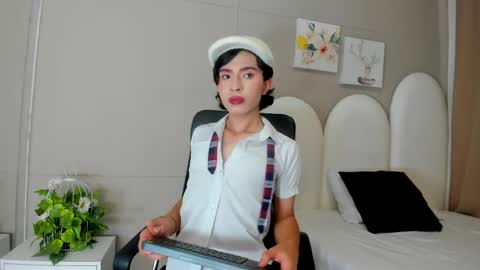 honey_hex_ online show from 05.12.26
