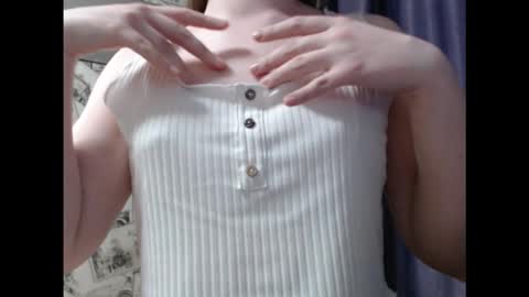 Snapshot of honey_mood chatting on 09.29.25 Lina online show from 09.29.25