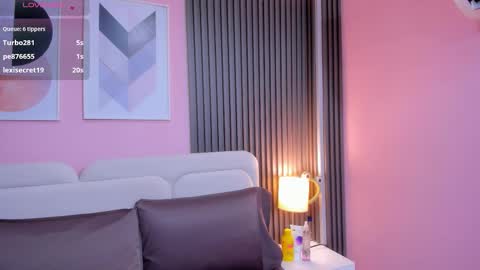 Snapshot of honey_sofii_ chatting on 10.22.25 honey_sofii_ online show from 10.22.25