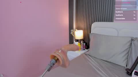 Snapshot of honey_sofii_ chatting on 10.29.25 honey_sofii_ online show from 10.29.25