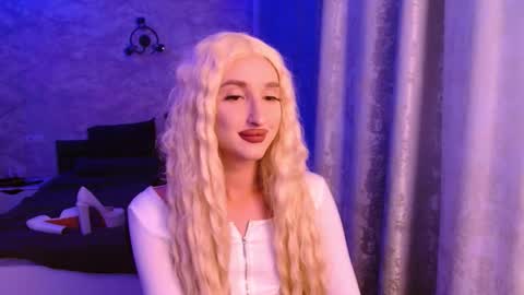 honey_sunset online show from 10.05.25