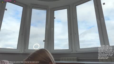 Snapshot of honey_sunshine chatting on 10.30.25 Jenyanew vid how I squirt in forest in bio online show from 10.30.25