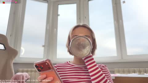 Snapshot of honey_sunshine chatting on 11.08.25 Jenyanew vid how I squirt in forest in bio online show from 11.08.25