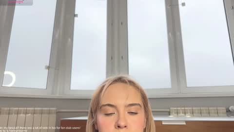 Snapshot of honey_sunshine chatting on 11.13.25 Jenyanew vid how I squirt in forest in bio online show from 11.13.25