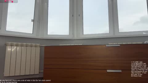 Snapshot of honey_sunshine chatting on 11.25.25 Jenyanew vid how I squirt in forest in bio online show from 11.25.25