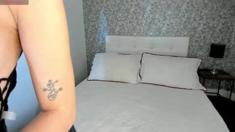 Snapshot of honey_sweet777 chatting on 04.25.26 honey_sweet777 online show from 04.25.26