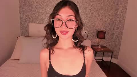 Snapshot of honey_sweet777 chatting on 05.22.26 honey_sweet777 online show from 05.22.26