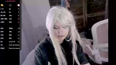 Snapshot of honeyapplealaska chatting on 10.20.25 Honey Apple Alaska online show from 10.20.25