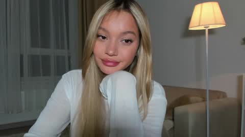 Snapshot of honeybae3 chatting on 12.29.24 Kira Instagram asaphoney Fansly asaphoney online show from 12.29.24