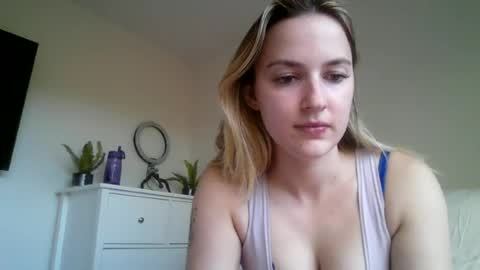 Snapshot of honeyblakex chatting on 06.17.26 honeyblakex online show from 06.17.26