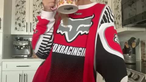 honeybun_z online show from 10.12.25