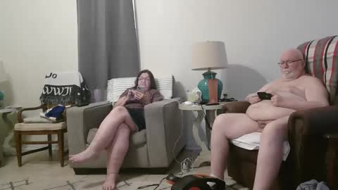 Snapshot of honeybuns344636 chatting on 12.20.24 Honey online show from 12.20.24