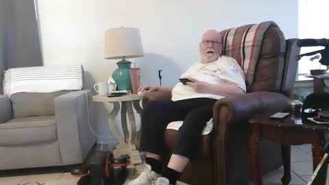 Snapshot of honeybuns344636 chatting on 12.21.24 Honey online show from 12.21.24