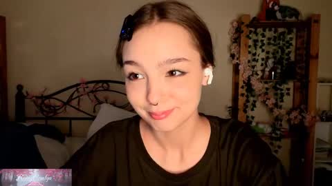 Snapshot of honeycomfya chatting on 06.07.26 Masha online show from 06.07.26