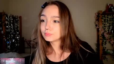 Snapshot of honeycomfya chatting on 06.09.26 Masha online show from 06.09.26