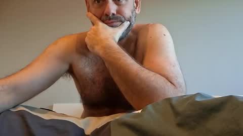 Snapshot of honeydaddyforyou chatting on 12.01.25 honeydaddyforyou online show from 12.01.25