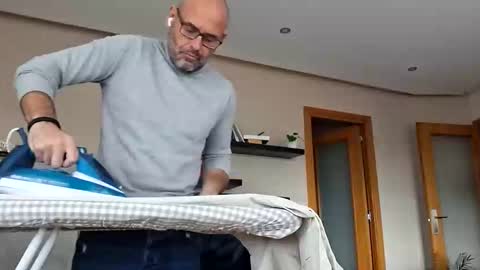 Snapshot of honeydaddyforyou chatting on 12.16.25 honeydaddyforyou online show from 12.16.25