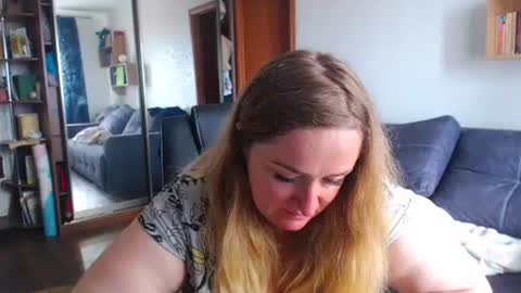 Snapshot of honeydewmolly chatting on 06.08.26 HoneydewMolly online show from 06.08.26