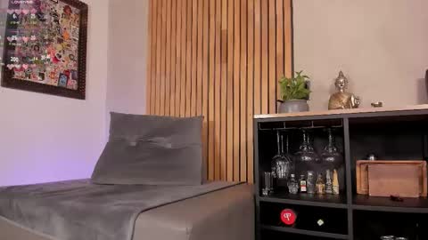 Sofia independent model online show from 02.22.26