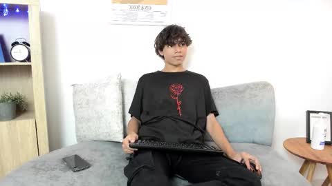 Snapshot of honeymoon_sariel chatting on 09.08.25 honeymoon_sariel online show from 09.08.25