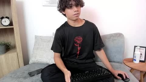 Snapshot of honeymoon_sariel chatting on 10.12.25 honeymoon_sariel online show from 10.12.25