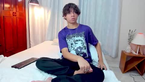 Snapshot of honeymoon_sariel chatting on 10.13.25 honeymoon_sariel online show from 10.13.25