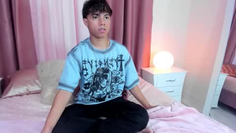 Snapshot of honeymoon_sariel chatting on 10.26.25 honeymoon_sariel online show from 10.26.25