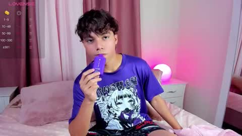 Snapshot of honeymoon_sariel chatting on 11.20.25 honeymoon_sariel online show from 11.20.25