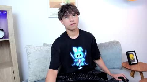 Snapshot of honeymoon_sariel chatting on 11.23.25 honeymoon_sariel online show from 11.23.25