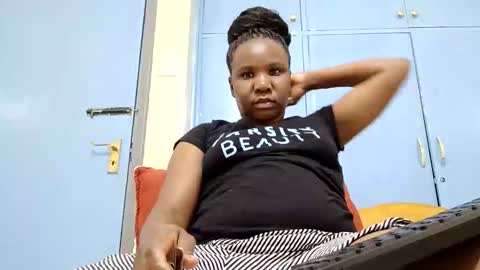 Honeymuny online show from 12.02.25