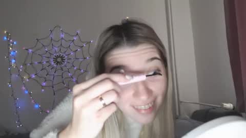 honeyveil online show from 11.26.25