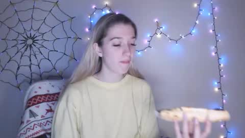 honeyveil online show from 12.05.25