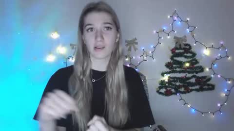 honeyveil online show from 12.22.25