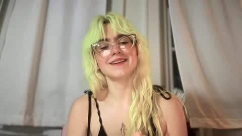 Emi Rose online show from 11.20.25