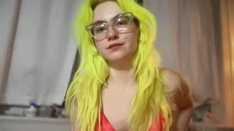 Snapshot of honeyxlimbed chatting on 12.21.25 Emi Rose online show from 12.21.25