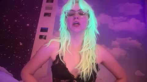 Snapshot of honeyxlimbed chatting on 01.17.26 Emi Rose online show from 01.17.26