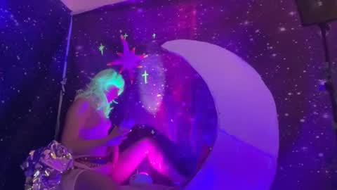 Snapshot of honeyxlimbed chatting on 02.16.26 Emi Rose online show from 02.16.26