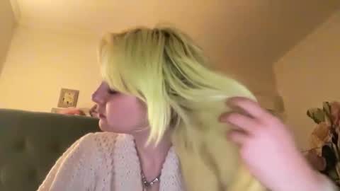 Snapshot of honeyxlimbed chatting on 02.17.26 Emi Rose online show from 02.17.26