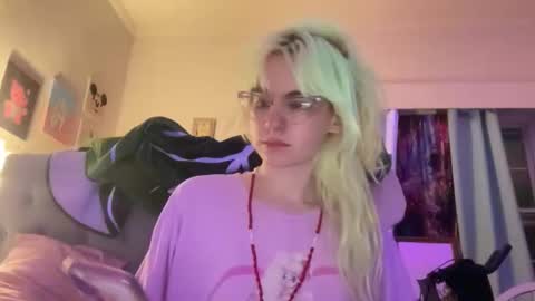 Snapshot of honeyxlimbed chatting on 02.20.26 Emi Rose online show from 02.20.26