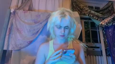 Snapshot of honeyxlimbed chatting on 07.15.26 Emi Rose online show from 07.15.26