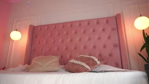 Honey Moon  Help me to reach 100 thumbs up online show from 03.05.26