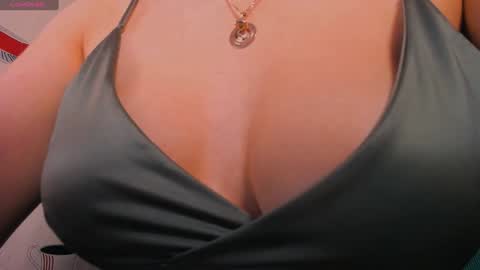 the perfectgirl online show from 12.14.24