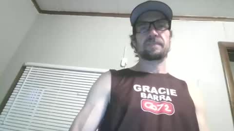 Snapshot of hoodedcricket chatting on 05.12.26 hoodedcricket online show from 05.12.26