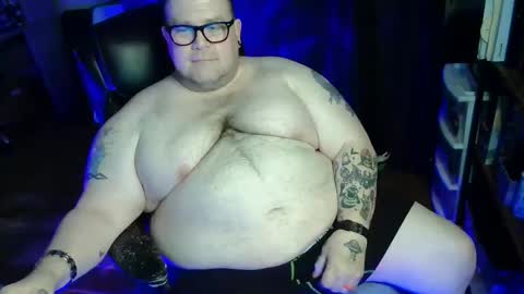 Snapshot of hoosierdaddyxl chatting on 05.22.26 Sir online show from 05.22.26