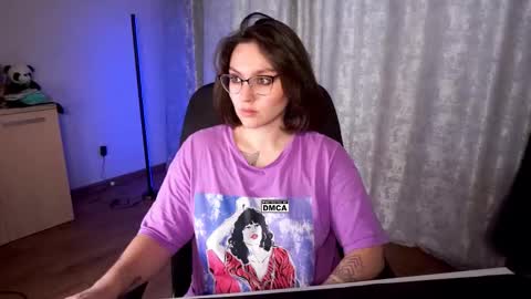Karina online show from 10.20.25